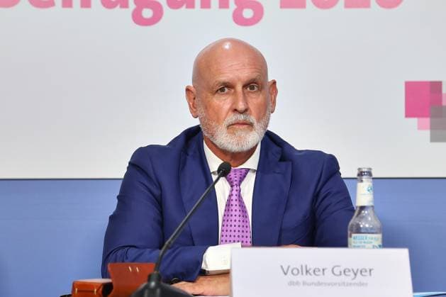 Berlin, Deutschland, 30.07.2026: Haus der Bundespressekonferenz: Pressekonferenz: dbb beamtenbund und tarifunion - Bürgerbefragung öffentlicher Dienst 2026: Volker Geyer, dbb Bundesvorsitzender *** Berlin, Germany, July 30, 2026, Federal Press Conference Center, Press Conference: dbb (Civil Servants Federation and Collective Bargaining Union), 2026 Public Service Citizen Survey, Volker Geyer, dbb Federal Chairman Copyright: xdtsxNachrichtenagenturx dts_128979