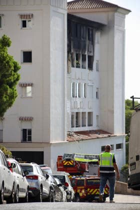 Two Children Die in a House Fire in Benalmádena, Málaga Photo of the burned-out house in Benalmádena, where two children died On July 30, 2026, in Benalmádena, Málaga, Andalusia, Spain Two children, ages 10 and 15, died on Thursday following a fire that broke out in a home in Arroyo de la Miel in the Malaga town of Benalmádena, according to a report from 112, part of the Andalusian Emergency Agency, and the town’s municipal government. July 30, 2026 Álex Barba July 30, 2026 Benalmádena, Málaga, Andalusia, Benalmádena, Málaga, Andalusia, Spain  Copyright: xÃlexxBarbax 7694901