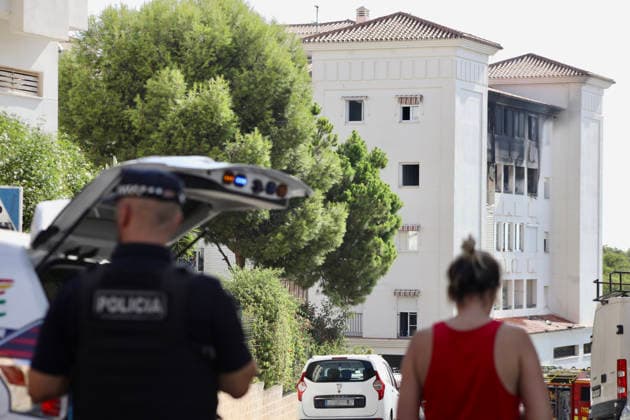 Two Children Die in a House Fire in Benalmádena, Málaga Photo of the burned-out house in Benalmádena, where two children died On July 30, 2026, in Benalmádena, Málaga, Andalusia, Spain Two children, ages 10 and 15, died on Thursday following a fire that broke out in a home in Arroyo de la Miel in the Malaga town of Benalmádena, according to a report from 112, part of the Andalusian Emergency Agency, and the town’s municipal government. July 30, 2026 Álex Barba July 30, 2026 Benalmádena, Málaga, Andalusia, Benalmádena, Málaga, Andalusia, Spain  Copyright: xÃlexxBarbax 7694905