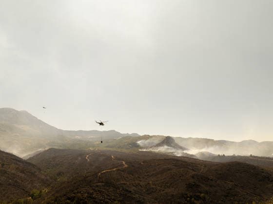 Firefighters battle wildfire in Antalya from air and ground ANTALYA, TURKIYE - JULY 30 : Fire extinguishing efforts continue both from the air and land to contain a wildfire in the Alanya district of Mugla, Turkiye on July 30, 2026. Serhat Cetinkaya Anadolu Antalya Turkey. Editorial use only. Please get in touch for any other usage.  Copyright: x2026xAnadoluxSerhatxCetinkayax