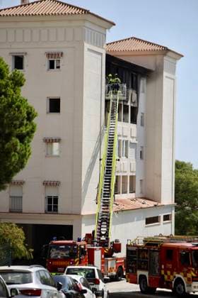 Two Children Die in a House Fire in Benalmádena, Málaga Málaga firefighters are working at the scene of the fire in Benalmádena, where two children have died. July 30, 2026, in Benalmádena, Málaga, Andalusia, Spain Two children, ages 10 and 15, died on Thursday following a fire that broke out in a home in Arroyo de la Miel in the Malaga town of Benalmádena, according to a report from 112, part of the Andalusian Emergency Agency, and the town’s municipal government. July 30, 2026 Álex Barba July 30, 2026 Benalmádena, Málaga, Andalusia, Benalmádena, Málaga, Andalusia, Spain  Copyright: xÃlexxBarbax 7695067
