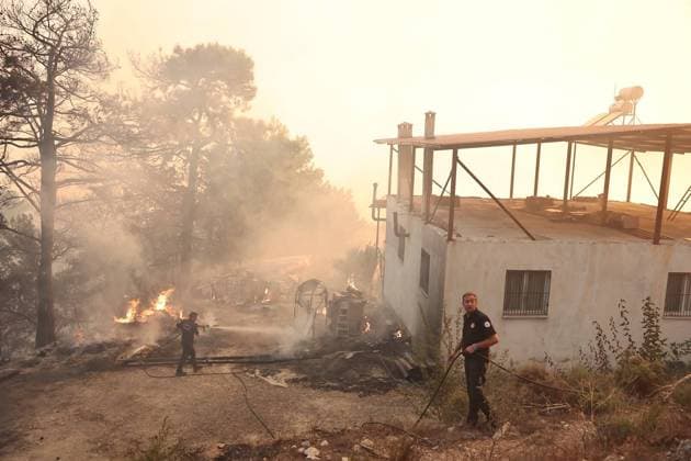 Firefighters battle wildfire in Mugla from air and ground MUGLA, TURKIYE - JULY 30 : Fire extinguishing efforts continue both from the air and land to contain a wildfire in the Seydikemer district of Mugla, Turkiye on July 30, 202 Ali Riza Akkir Anadolu Mugla Turkey. Editorial use only. Please get in touch for any other usage.  Copyright: x2026xAnadoluxAlixRizaxAkkirx