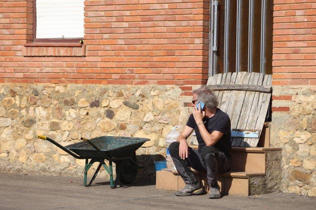 The 312 people evacuated due to the fire in San Cipriano del Condado, León, return home. A person rests during efforts to extinguish a wildfire on July 30, 2026, in Castro del Condado, León, Castile and León, Spain. The 312 residents who had been evacuated due to the fire in San Cipriano del Condado, León, were allowed to return home on Thursday, after the fire’s Potential Severity Index (IGR) dropped to Level 1 following favorable developments overnight. July 30, 2026 FOREST FIRE Castro del Condado, León, Castile Castro del Condado, León, Castile, Spain  Copyright: xFernandoxOterox 7695146