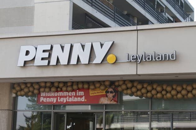 Der Discounter PENNY hat am 30. Juli 2026 in Frankfurt am Main (Ludwig-Landmann-Straße 81) den dauerhaften Influencerinnen-Markt Leylaland in Kooperation mit Reality-TV-Star Leyla Heiter eröffnet. *** On July 30, 2026, the discount supermarket chain PENNY opened the permanent influencer market Leylaland at Ludwig Landmann Straße 81 in Frankfurt am Main, in collaboration with reality TV star Leyla Heiter. Copyright: xAgenturxMatthiasxWehnertx xM.xGränzdörferx