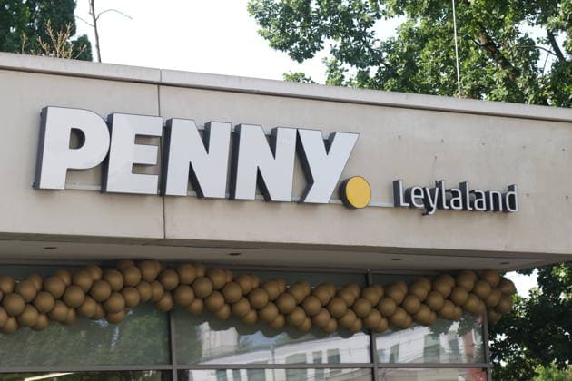 Der Discounter PENNY hat am 30. Juli 2026 in Frankfurt am Main (Ludwig-Landmann-Straße 81) den dauerhaften Influencerinnen-Markt Leylaland in Kooperation mit Reality-TV-Star Leyla Heiter eröffnet. *** On July 30, 2026, the discount supermarket chain PENNY opened the permanent influencer market Leylaland at Ludwig Landmann Straße 81 in Frankfurt am Main, in collaboration with reality TV star Leyla Heiter. Copyright: xAgenturxMatthiasxWehnertx xM.xGränzdörferx