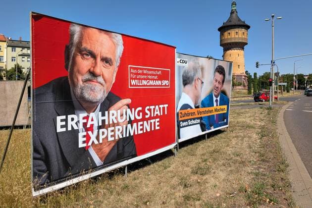 Halle (Saale), Sachsen-Anhalt, Deutschland, 30.07.2026: Wahlplakate zur Landtagswahl von Armin Willingmann (SPD) und dem aktuellen Ministerpräsidenten Sven Schulze (CDU) *** Halle-Saale, Saxony-Anhalt, Germany, July 30, 2026: Election posters for the state legislative election featuring Armin Willingmann (SPD) and the current Minister President, Sven Schulze (CDU) Copyright: xdtsxNachrichtenagenturx dts_129044