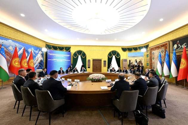 Sadyr Japarov - Shavkat Mirziyoyev meeting in Kyrgyzstan CHOLPON-ATA, KYRGYZSTAN - JULY 30: (----EDITORIAL USE ONLY - MANDATORY CREDIT - OFFICE OF THE PRESIDENT OF KYRGYZSTAN HANDOUT - NO MARKETING NO ADVERTISING CAMPAIGNS - DISTRIBUTED AS A SERVICE TO CLIENTS----) Kyrgyz President Sadyr Japarov meets with Uzbek President Shavkat Mirziyoyev in Cholpon-Ata, Kyrgyzstan on July 30, 2026. Office of Kyrgyzstan Presidency Anadolu Cholpon-ata Kyrgyzstan. Editorial use only. Please get in touch for any other usage.  Copyright: x2026xAnadoluxOfficexofxKyrgyzstanxPresidencyx