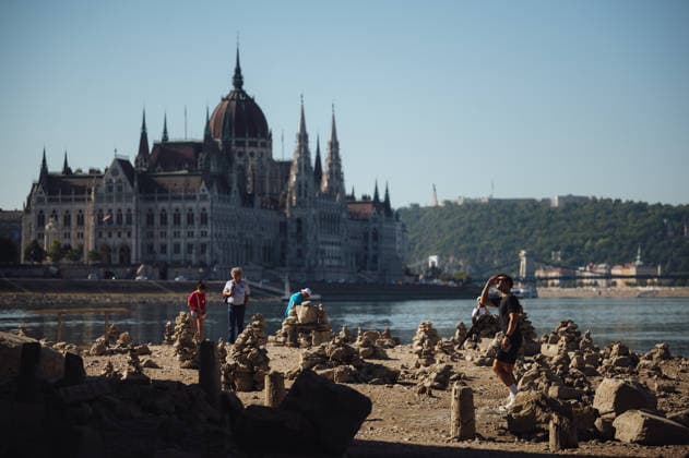 Rived Danube reaches historic record low levels in Budapest BUDAPEST, HUNGARY - JULY 30: A view of the Danube River as it reaches historic record-low water levels in Budapest, Hungary, on July 30, 2026. Following weeks of extreme heat and prolonged drought, the receding river has exposed large sections of the riverbed, rocks and sandbars along the capital s waterfront. The unusually low water levels have disrupted river navigation and highlighted the impact of persistent dry weather across Central Europe. Robert Nemeti Anadolu Budapest Hungary. Editorial use only. Please get in touch for any other usage.  Copyright: x2026xAnadoluxRobertxNemetix