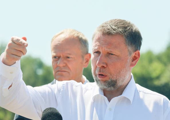 Russian missile crashed in eastern Poland Photo: Wojciech Olkusnik East News Polish prime minister Donald Tusk and minister of internal affairs and administration Marcin Kierwinski hold a press conference near the site of a crater in a field left by an unidentified object that is believed to be a Russian missile near the village of Tarnawa Kolonia on July 30, 2026 in eastern Poland. EN_01681810_0040 