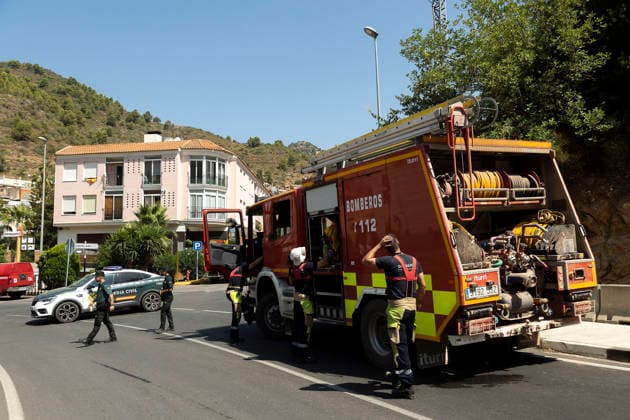 More than 1,000 residents from several municipalities evacuated due to the fire in Vall d’Uixó can return to their homes. Firefighters are working to extinguish a wildfire on July 30, 2026, in Alfondeguilla, Castellón, Valencian Community, Spain. The fire is now in its sixth active day, and a temperature inversion is hampering aerial firefighting efforts in some areas. The progress of the Vall d’Uixó fire means that more than 1,000 residents of the municipalities of Torralba, Ayódar, Fuentes de Ayódar, Villamalur, Almedíjar, and Azuébar in Castellón to return to their homes, while the lockdown on the Nova Onda residential development has been lifted. JULY 30, 2026 FOREST FIRE Ángel Sá Alfondeguilla, Castellón, Valencian Community, Spain  Copyright: xÃngelxSanchezx 7695537