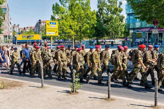 Berlin, 30.07.2026 Ein Gedenkmarsch für gefallene Bundeswehrsoldaten führt am Donnerstag durch Berlin. Die Tagesetappe verläuft von Kladow bis zum Reichstagsgebäude. Anschließend findet am Ehrenmal der Bundeswehr am Bendlerblock eine Gedenkveranstaltung statt. *** Berlin, July 30, 2026 A memorial march for fallen Bundeswehr soldiers will pass through Berlin on Thursday. The day s route runs from Kladow to the Reichstag building. A memorial ceremony will then take place at the Bundeswehr Memorial at the Bendlerblock.