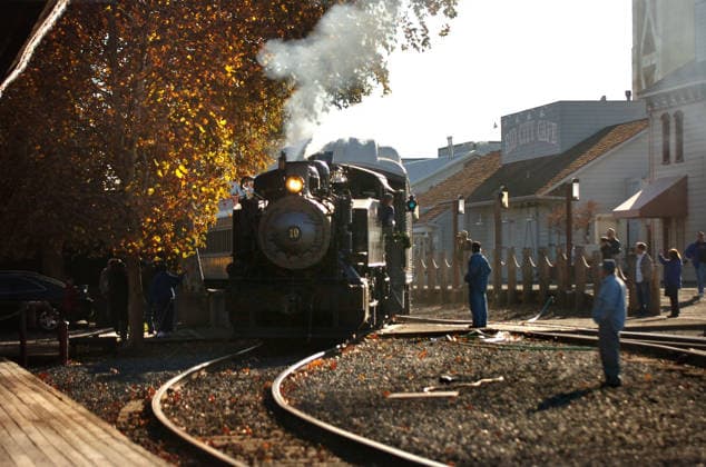(null) Sacramento Bee Archive A vintage World War II-era steam engine pulls a Polar Express train ride through Old Sacramento December 1, 2007. The train pulling passenger cars, including an newly restored 1920s era observation car, made a voyage to an imaginary north pole and featured appearances by dancing waiters, a comedic hobo and Santa Clause himself. Hot chocolate and cookies were also served. Autumn Cruz acruz@sacbee.com Sacramento California United States Copyright: xAutumnxCruzx