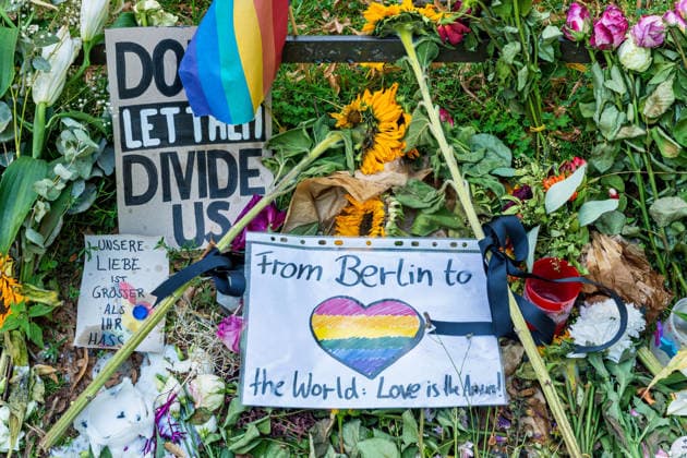 Berlin, 30.07.2026,Opfergedenken an den CSD Terroranschlag vom 25.07.26 im Großen Tiergarten *** Berlin, July 30, 2026: Memorial service for the victims of the CSD terrorist attack on July 25, 2026, in the Großer Tiergarten