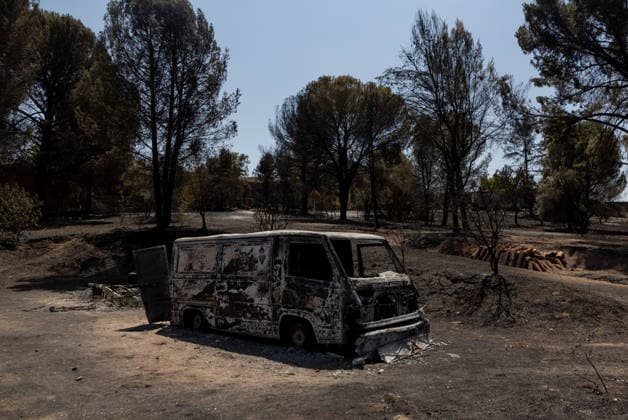 The Community takes charge of the fire, which has no active flames but has led to the evacuation of residential areas near the San Juan Reservoir. Areas scorched by the fire in Madrid’s Sierra Oeste, July 30, 2026, in Pelayos de la Presa, Madrid, Spain. The Community of Madrid has regained control of the operation to combat the forest fire in the Sierra Oeste, which no longer has any active flames but continues to require the evacuation of seven residential developments in the vicinity of the San Juan Reservoir, where access will also be prohibited for several days. JULY 30, 2026 Pelayos de la Presa Madrid Pelayos de la Presa Madrid, Spain  Copyright: xEduardoxParrax 7695735