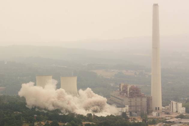 Demolition of the cooling towers at Endesa’s former thermal power plant in As Pontes, A Coruna Demolition of the cooling towers at Endesa’s former thermal power plant, as of July 30, 2026, in As Pontes, A Coruna, Galicia, Spain. The cooling towers of Endesa’s former thermal power plant—99 meters tall and 84 meters in diameter at the base—were demolished via a controlled blast. The operation is part of the plant’s decommissioning process, which began in 2024 following the permanent closure of the coal-fired power plant and authorization from the Ministry for Ecological Transition. JULY 30, 2026 As Pontes, A Coruna, Galicia As Pontes, A Coruna, Galicia, Spain  Copyright: xCarlosxCastrox 7695786