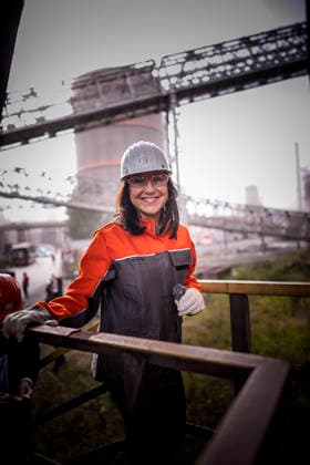 Katherina Reiche (CDU), Bundesministerin fuer Wirtschaft und Energie, besucht die Salzgitter AG, wo die erste mit Wasserstoff betriebene Direkt-Reduktions-Anlage (DRI-Turm) und eine Elektro-Lichtbogenanlage gebaut wird. Salzgitter, 30.07.2026. Fotografiert im Auftrag des Bundesministeriums fuer Wirtschaft und Energie Salzgitter Deutschland *** Katherina Reiche (CDU), Federal Minister for Economic Affairs and Energy, visits Salzgitter AG, where the first hydrogen-powered direct reduction plant (DRI tower) and an electric arc furnace are being built. Salzgitter, July 30, 2026. Photographed on behalf of the Federal Ministry for Economic Affairs and Energy, Salzgitter, Germany Copyright: xDominikxButzmannx