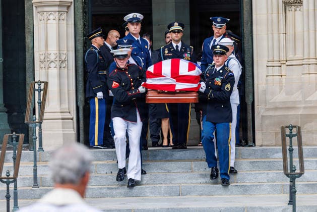 July 30, 2026, Washington, Dc, United States: An armed forces honor guard carry the flag-draped casket of senior U.S Senator Lindsey Graham, R-SC, to the awaiting horse following the memorial service at Washington National Cathedral, July 28, 2026, in Washington, D.C. Washington United States - ZUMAp138 20260730_zaa_p138_055 Copyright: xLcpl.xDonovanxMelendez UsxMarinex