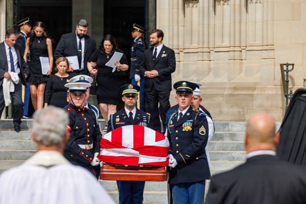 July 30, 2026, Washington, Dc, United States: An armed forces honor guard carry the flag-draped casket of senior U.S Senator Lindsey Graham, R-SC, to the awaiting horse following the memorial service at Washington National Cathedral, July 28, 2026, in Washington, D.C. Washington United States - ZUMAp138 20260730_zaa_p138_049 Copyright: xLcpl.xDonovanxMelendez UsxMarinex
