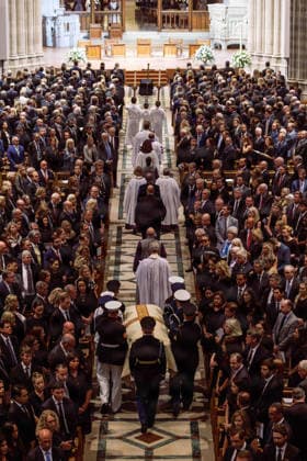 July 30, 2026, Washington, Dc, United States: An armed services honor guard carries the casket of senior U.S Senator Lindsey Graham, R-SC, during the procession for the memorial service at Washington National Cathedral, July 28, 2026, in Washington, D.C. Washington United States - ZUMAp138 20260730_zaa_p138_051 Copyright: xCpl.xBraydonxRogers UsxMarinex