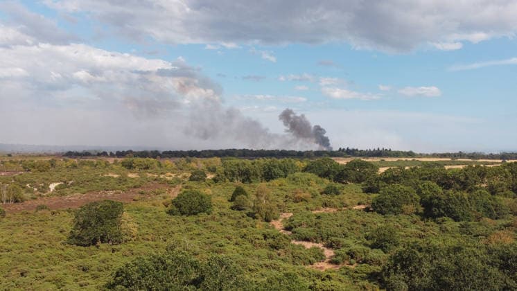 Heath fire breaks out in United Kingdom LEISTON, UNITED KINGDOM - JULY 30: Smoke rises around the area where firefighters responded to a large wildfire and heath fire at Dunwich Heath near Suffolk in Leiston, United Kingdom, on July 30, 2026. A major incident was declared after the blaze spread across approximately 100 hectares, prompting the evacuation of nearby areas. Rasid Necati Aslim Anadolu Leiston United Kingdom. Editorial use only. Please get in touch for any other usage.  Copyright: x2026xAnadoluxRasidxNecatixAslimx