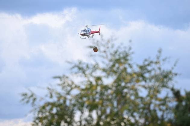 Heath fire breaks out in United Kingdom LEISTON, UNITED KINGDOM - JULY 30: Firefighters respond to a large wildfire and heath fire with helicopters at Dunwich Heath near Suffolk in Leiston, United Kingdom, on July 30, 2026. A major incident was declared after the blaze spread across approximately 100 hectares, prompting the evacuation of nearby areas. Rasid Necati Aslim Anadolu Leiston United Kingdom. Editorial use only. Please get in touch for any other usage.  Copyright: x2026xAnadoluxRasidxNecatixAslimx