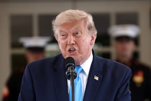 US President Trump makes an announcment on veterans eligiablity for the Freedom Haulers program US President Donald Trump announces a program to allow veterans to expedite a career in commercial trucking outside the White House in Washington, DC, USA, 30 July 2026. Known as the Freedom Haulers program, the initiative would allow any US veteran who drove heavy equipment to be automatically eligible for a commercial trucking license. WASHINGTON DC United States  Copyright: xPool ABACAx