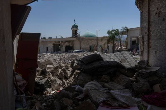 Uninhabitable land residents return to the ruins of South Lebanon ZAWTAR AL-GHARBIEH, LEBANON JULY 30, 2026: A damaged mosque is seen from a destroyed house in Zawtar al-Gharbieh, southern Lebanon. Residents have begun returning to the village under the supervision of the Lebanese Army following the implementation of the first phase of the ceasefire agreement between Lebanon and Israel. Zawtar al-Gharbieh LB Copyright: x xMartaxMarotox xJNAxPressx