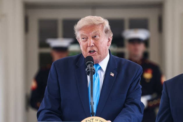 US President Trump makes an announcment on veterans eligiablity for the Freedom Haulers program US President Donald Trump announces a program to allow veterans to expedite a career in commercial trucking outside the White House in Washington, DC, USA, 30 July 2026. Known as the Freedom Haulers program, the initiative would allow any US veteran who drove heavy equipment to be automatically eligible for a commercial trucking license. WASHINGTON DC United States  Copyright: xPool ABACAx