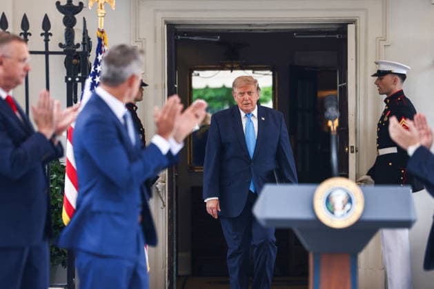 US President Trump makes an announcment on veterans eligiablity for the Freedom Haulers program US President Donald Trump prepares to announce a program to allow veterans to expedite a career in commercial trucking outside the White House in Washington, DC, USA, 30 July 2026. Known as the Freedom Haulers program, the initiative would allow any US veteran who drove heavy equipment to be automatically eligible for a commercial trucking license. WASHINGTON DC United States  Copyright: xPool ABACAx