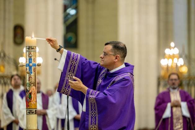 Mass for the eternal rest of those who died in the earthquake in Venezuela Mass for the eternal rest of those who died in the earthquake in Venezuela and for the recovery of the injured, at the Cathedral of Santa María la Real de la Almudena, on July 30, 2026, in Madrid, Spain. The Almudena Cathedral hosted a Mass in memory of the victims of the earthquakes that struck Venezuela on June 24, 2026, presided over by Cardinal José Cobo. The two earthquakes, with magnitudes of 7.2 and 7.5, have caused nearly 5,000 deaths, more than 16,000 injuries, and left tens of thousands of people missing and homeless, with severe damage to homes and infrastructure. Spain  Copyright: xRicardoxRubiox 7695932