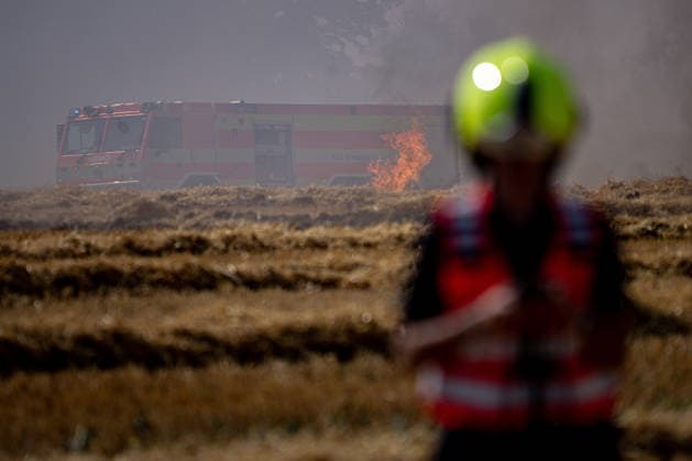 Forest fire breaks out in Czech Republic VETRKOVICE, CZECH REPUBLIC - JULY 30: Firefighters battle flames as vegetation and a nearby field burn during a forest fire in Vetrkovice (Moravian-Silesian Region), Czech Republic on July 30, 2026. The fire is being extinguished by 30 units of firefighters, which is approximately 150 firefighters, according to the press spokesperson of the fire department. Also two Black Hawk helicopters and a police Bell. The area affected by the fire is approximately 27 hectares. Lukas Kabon Anadolu Vetrkovice Czech Republic. Editorial use only. Please get in touch for any other usage.  Copyright: x2026xAnadoluxLukasxKabonx