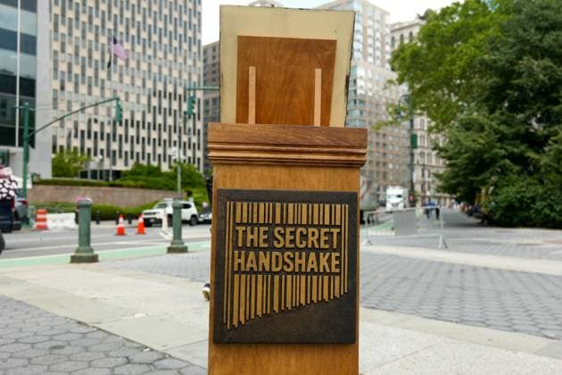 New York, NY- July 29: A 10 footÃ¢â‚¬Â Iran War Participation TrophyÃ¢â‚¬Â for the President of the USA in Manhattan Foley Square by Protest Art Group The Secret Handshake on July 30, 2026 Credit: Camara AdMedia USA  - ZUMAa123 20260730_zaa_a123_026 Copyright: xPorterx