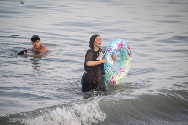 Hundreds of People Swim to Ceuta from Morocco A woman with a floatation device swims from Morocco, July 30, 2026, in Ceuta, Spain. Hundreds of people of Maghreb origin have crossed into Ceuta from Morocco throughout the day today, swimming and via the breakwater. Over the past week, more than 2,000 migrants have already done so. JULY 30, 2026 MIGRATION MIGRANTS Ceuta Ceuta, Spain  Copyright: xMarcosxMorenox 7696149