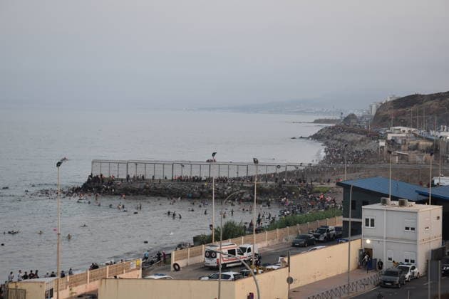Hundreds of People Swim to Ceuta from Morocco Several people arrive in Spain from Morocco on July 30, 2026, in Ceuta, Spain Hundreds of people of Maghreb origin have crossed into Ceuta from Morocco throughout the day today, swimming and along the breakwater. Over the past week, more than 2,000 migrants have already done so. JULY 30, 2026 Europa Press 07 30 2026 Ceuta, Spain  Copyright: xEuropaxPressx 7696152