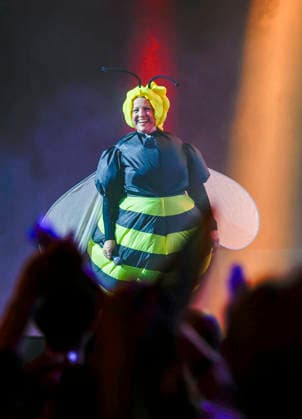 STOCKHOLM, SVERIGE 20260730 Shirley Clamp kommer ut som bi under Schlagerkvällen i Pride District i Slakthusomradet under Stockholm Pride 2026. STOCKHOLM SVERIGE x60160x *** STOCKHOLM, SWEDEN 20260730 Shirley Clamp comes out as bisexual during Schlager Night in the Pride District in the Slakthusomradet neighborhood during Stockholm Pride 2026 STOCKHOLM SWEDEN x60160x  Copyright: xStefanxJerrevang TTx PRIDE SCHLAGERKVÄLLEN 0kBR-ksJJNE