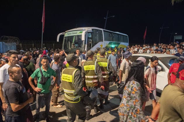 More than 800 irregular migrants intercepted while attempting to swim from Morocco to Spain s North African coast CASTILLEJOS, MOROCCO - JULY 31: Moroccan security forces take security measures around the border crossing after authorities intercept more than 800 irregular migrants attempting to swim from the coast of Castillejos, Morocco, to the Spanish North African enclave of Ceuta on July 31, 2026. Some migrants who reach Spanish territory are deported and returned to Morocco. Abu Adem Muhammed Anadolu Castillejos Morocco. Editorial use only. Please get in touch for any other usage.  Copyright: x2026xAnadoluxAbuxAdemxMuhammedx