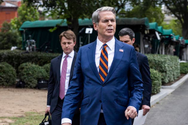 July 30, 2026, Washington, District Of Columbia, USA: United States Secretary of the Treasury Scott Bessent departs after participating in a TV interview outside the West Wing of the White House in Washington, DC, USA, 30 July 2026 Washington USA  - ZUMAs152 20260730_faa_s152_004 Copyright: xJimxLoScalzox-xPoolxviaxCNPx