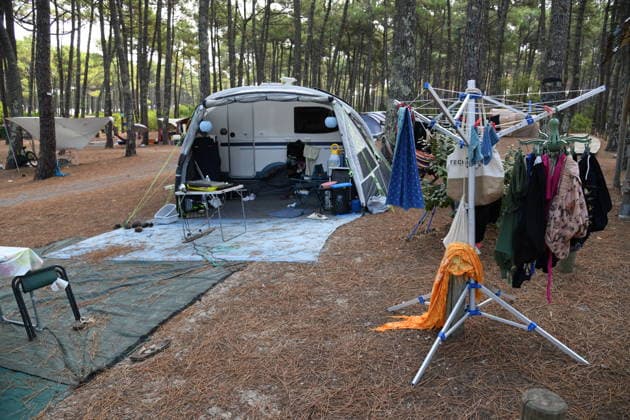 France continues wildfire battle as heat wave keeps Europe on alert BORDEAUX, FRANCE - JULY 30: An evacuated campsite stands empty near Bordeaux, France, on July 30, 2026, after campsites were evacuated and nearby beaches were cleared due to the wildfire threat. Firefighters continue battling flare-ups in the surrounding forest as efforts to contain the wildfire continue. Dragan Lekic Anadolu Bordeaux France. Editorial use only. Please get in touch for any other usage.  Copyright: x2026xAnadoluxDraganxLekicx
