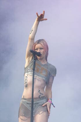 July 30, 2026, Chicago, Illinois, USA: RHIAN TEASDALE of Wet Leg during the Lollapalooza Music Festival at Grant Park in Chicago, Illinois Chicago USA  - ZUMAs135 20260730_zap_s135_053 Copyright: xDanielxDeSloverx