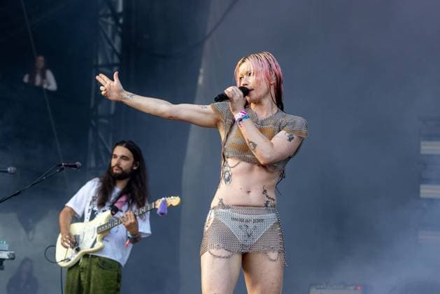 July 30, 2026, Chicago, Illinois, USA: JOSH MOBARAKI and RHIAN TEASDALE of Wet Leg during the Lollapalooza Music Festival at Grant Park in Chicago, Illinois Chicago USA  - ZUMAs135 20260730_zap_s135_057 Copyright: xDanielxDeSloverx