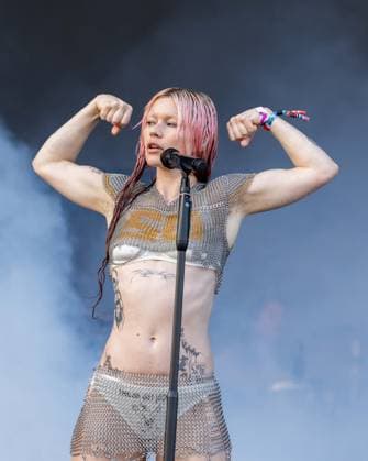 July 30, 2026, Chicago, Illinois, USA: RHIAN TEASDALE of Wet Leg during the Lollapalooza Music Festival at Grant Park in Chicago, Illinois Chicago USA  - ZUMAs135 20260730_zap_s135_062 Copyright: xDanielxDeSloverx