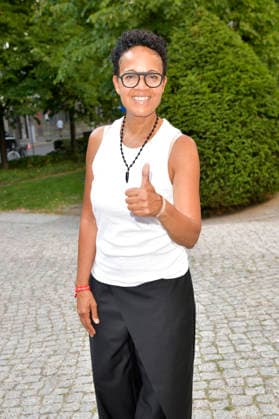 Mo Asumang bei der Premiere des Kinofilms Vaterland im Delphi-Filmpalast am Zoo. Berlin, 30.07.2026 *** Mo Asumang at the premiere of the movie *Vaterland* at the Delphi Filmpalast at the Berlin Zoo, July 30, 2026 Foto:xM.xBehrensx xFuturexImagex vaterland_6702