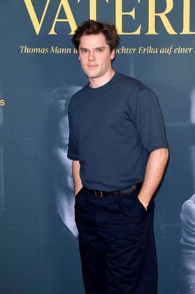 Theo Trebs bei der Premiere des Kinofilms Vaterland im Delphi-Filmpalast am Zoo. Berlin, 30.07.2026 *** Theo Trebs at the premiere of the movie *Vaterland* at the Delphi Filmpalast at the Berlin Zoo, July 30, 2026 Foto:xM.xBehrensx xFuturexImagex vaterland_6730