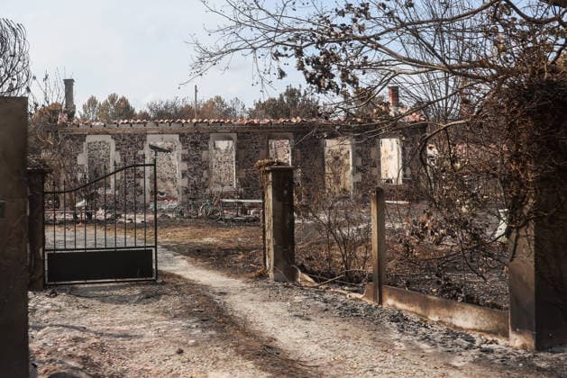 Fires in Gironde: One of the many homes destroyed on Avenue du Bassin d Arcachon in Le Porge, Gironde, on July 30, 2026. Jean Marc LHOMER Bestimage. Images of the damage caused by the fires ravaging the Gironde region of France.  Copyright: xJean-MarcxLhomerx xBestimagexJean-MarcxLhomerx xBestimagex