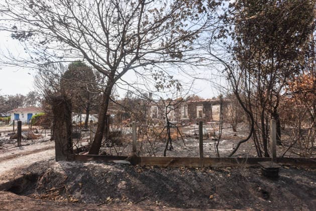 Fires in Gironde: One of the many homes destroyed on Avenue du Bassin d Arcachon in Le Porge, Gironde, on July 30, 2026. Jean Marc LHOMER Bestimage. Images of the damage caused by the fires ravaging the Gironde region of France.  Copyright: xJean-MarcxLhomerx xBestimagexJean-MarcxLhomerx xBestimagex