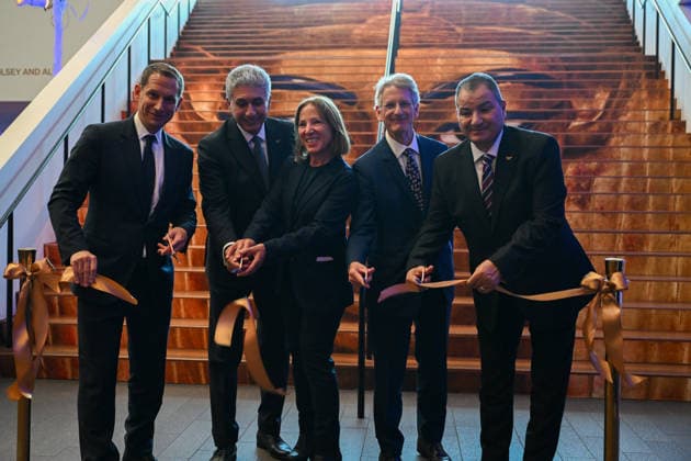 San Francisco Mayor Daniel Lurie welcomes Egyptian Minister Sherif Fathi Attia SAN FRANCISCO, CA - JULY 30: Mayor Daniel Lurie (left), Egyptian Minister Sherif Fathi Attia of Tourism and Antiquities (second left) and officials cut ribbon during the Treasures of the Pharaohs Exhibition opening event at the de Young Museum in San Francisco, California, United States on July 30, 2026. Tayfun Coskun Anadolu California United States. Editorial use only. Please get in touch for any other usage.  Copyright: x2026xAnadoluxTayfunxCoskunx
