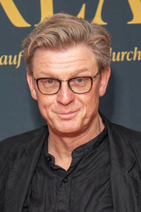 ABB VATERLAND- Henk Handloegten zu Gast auf dem roten Teppich bei der Berliner Kino Film Premiere des Filmes Vaterland im Delphi Kino Berlin den 30.07.2026 Berlin Deutschland *** ABB VATERLAND s Henk Handloegten made a guest appearance on the red carpet at the Berlin film premiere of *Vaterland* at the Delphi Kino Berlin on July 30, 2026, in Berlin, Germany