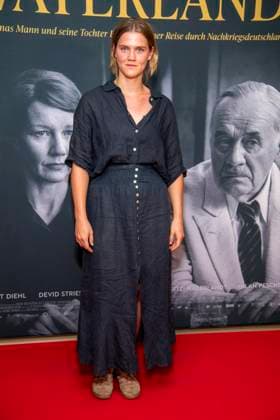 ABB VATERLAND- Nele Trebs zu Gast auf dem roten Teppich bei der Berliner Kino Film Premiere des Filmes Vaterland im Delphi Kino Berlin den 30.07.2026 Berlin Deutschland *** ABB VATERLAND: Nele Trebs makes a guest appearance on the red carpet at the Berlin film premiere of *Vaterland* at the Delphi Kino Berlin on July 30, 2026, in Berlin, Germany