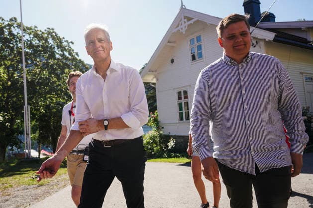 AUFs sommerleir pa Utoya Utoya 20260731. Statsminister Jonas Gahr Store og AUF-leder Gaute Borstad Skjervo pa AUFs sommerleir. Foto: Thomas Fure NTB Utoya Norge d_0sE1vRb-M EDITORIAL USE ONLY Ref:_POLd_0sE1vRb-M.jpg *** AUF s summer camp on Utoya Utoya 20260731 Prime Minister Jonas Gahr Store and AUF leader Gaute Borstad Skjervo at the AUF summer camp Photo: Thomas Fure, NTB Utoya, Norway d 0sE1vRb M EDITORIAL USE ONLY Ref POLd 0sE1vRb M jpg  Copyright: xThomasxFurex xNTBx