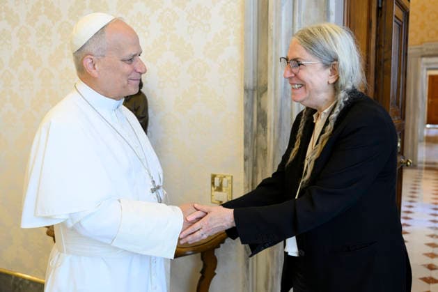 News Bilder des Tages ITALY - POPE LEO XIV RECEIVES IN A PRIVTAE AUDIECE PATRICIA LEE SMITH PERFOMS AT THE VATICAN - 2026 7 31 Italy, Rome, Vatican, 2026 7 31 .Pope Leone XIV receives in a private audience to Patricia Lee Smith performs at the Vatican . EDITORIAL USE ONLY - NO BOOKS Copyright: xVATICANxMEDIAx